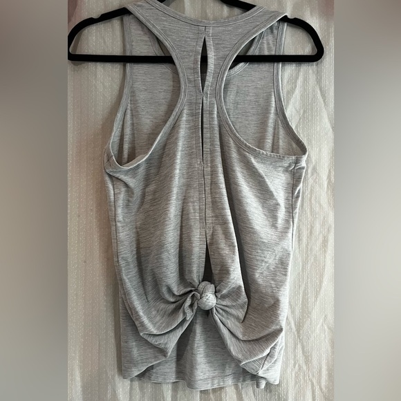 Old Navy Gray Sleeveless Relaxed Tank Top - Picture 2 of 3